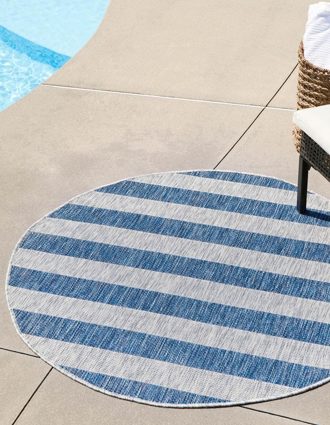 Unique Loom Outdoor Striped Collection Area Rug - Distressed Stripe (9' x 12' Rectangle, Green/ Gray)
